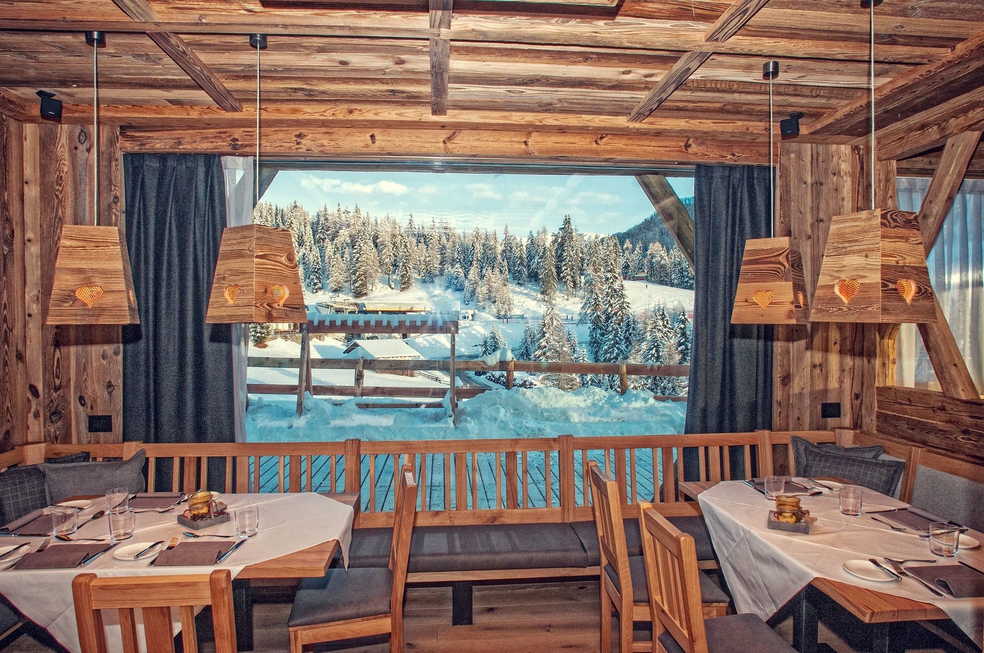 Alpine Hotel Gran Foda' San Vigilio Di Marebbe Restaurant photo